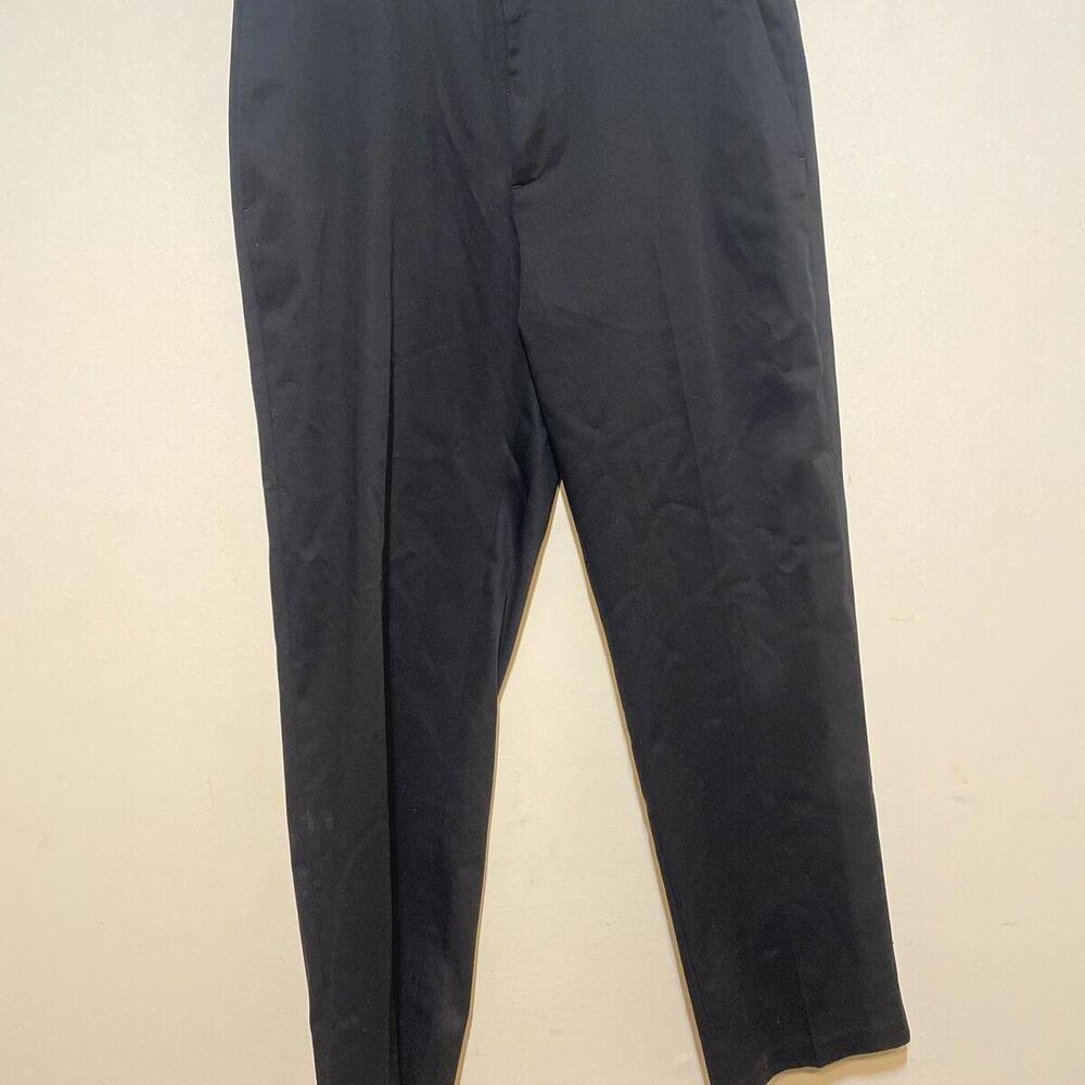 Haggar Pants Men’s 34x30 Black Classic Fit Premium KHAKI